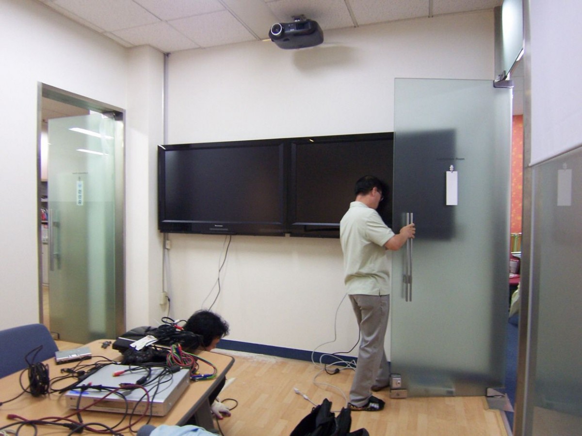 [2019.04] Hanyang University - Hadden Bridge LCD relocation and installation